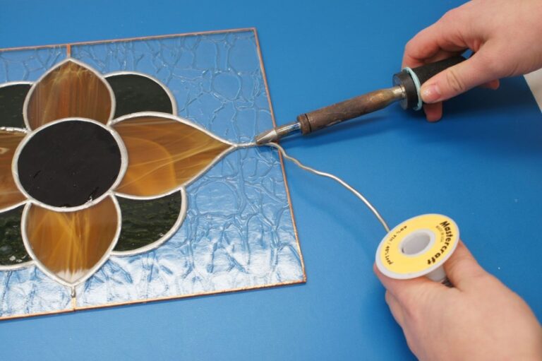 6 Best Soldering Irons for Stained GlassReviewed and Rated (Winter 2024)